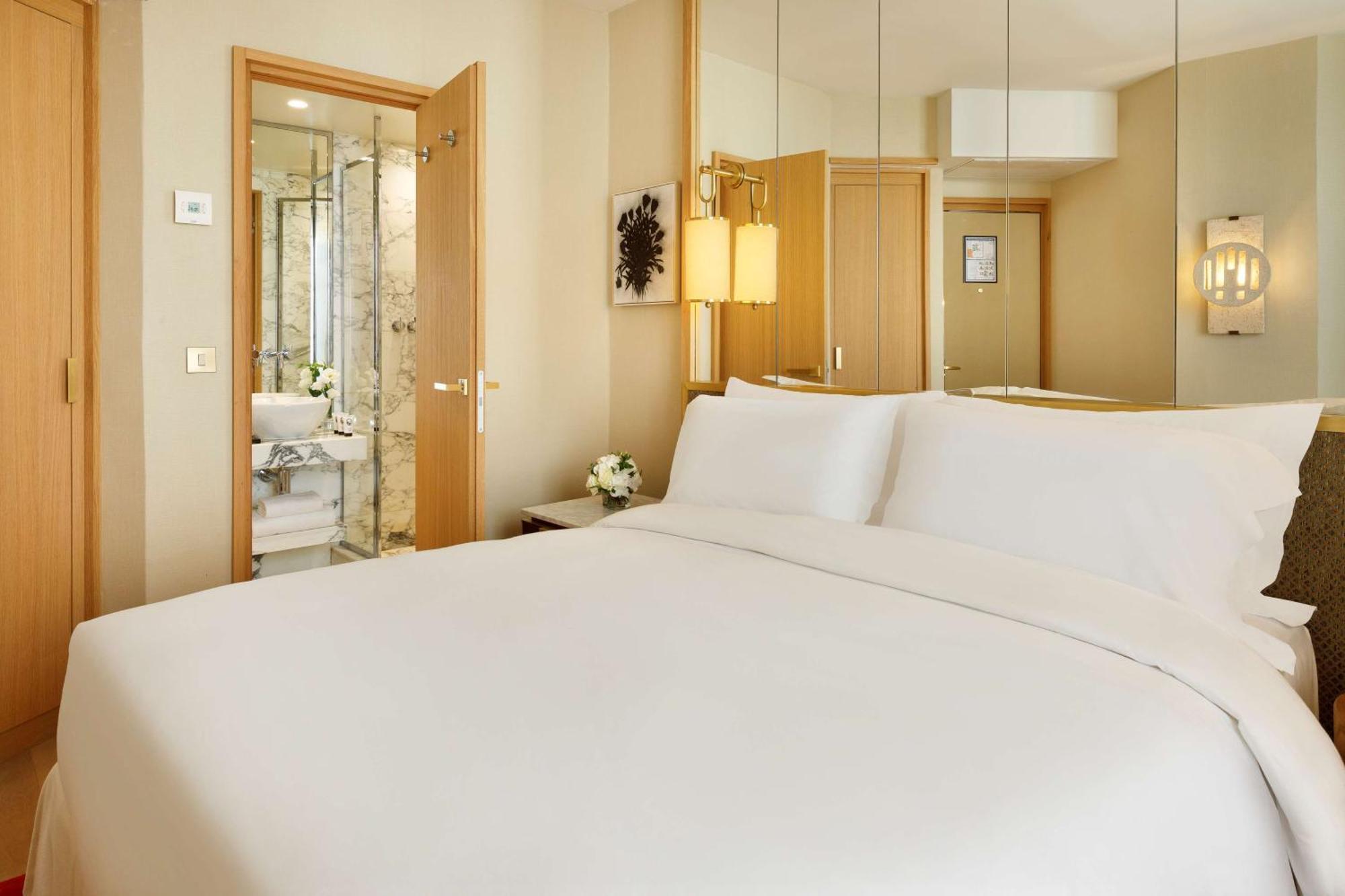 Le Belgrand Hotel Paris Champs Elysees, Tapestry By Hilton Экстерьер фото